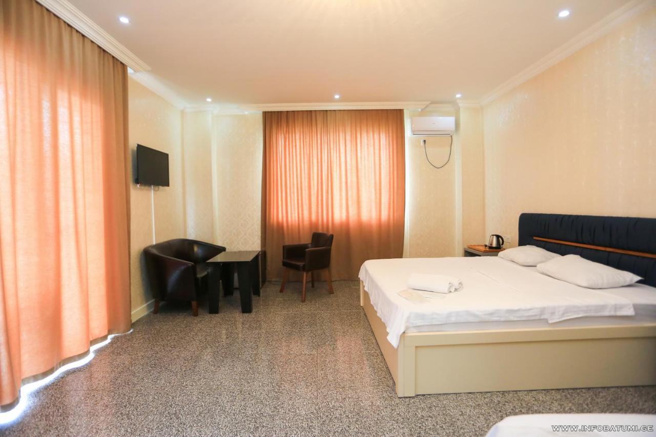 Hotel Carleone Batumi Ngoại thất bức ảnh